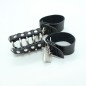 OHMAMA FETISH - CAGE PÉNIS AVEC ANNEAUX MÉTALLIQUES ET SANGLE EN CUIR OHMAMA FETISH - CAGE PÉNIS AVEC ANNEAUX MÉTALLIQUES ET SANGLE EN CUIR